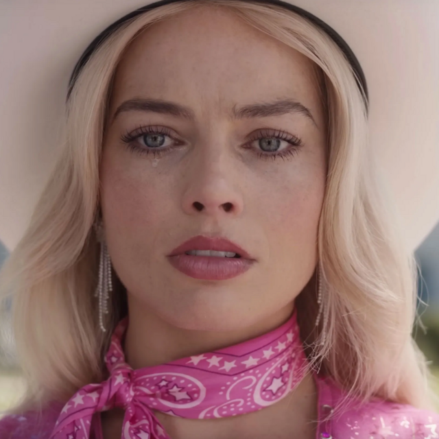 barbie margot robbie crying